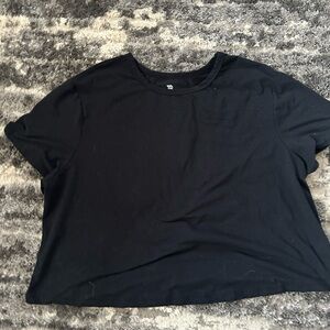 #90 All in Motion Crop Black Women's Short Sleeve Tee
